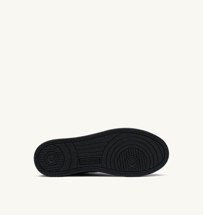ZAPATILLAS BAJAS MEDALIST EN EFECTO PELO DE PONI NEGRO ZAPATILLAS BAJAS MEDALIST EN EFECTO PELO DE PONI NEGRO