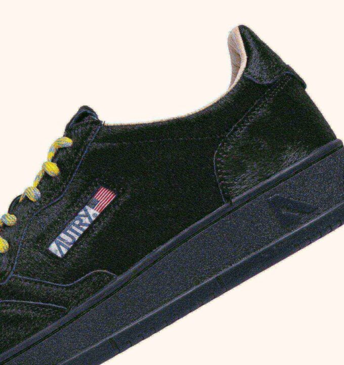 ZAPATILLAS BAJAS MEDALIST EN EFECTO PELO DE PONI NEGRO ZAPATILLAS BAJAS MEDALIST EN EFECTO PELO DE PONI NEGRO