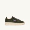 ZAPATILLAS BAJAS MEDALIST EN EFECTO PELO DE PONI VERDE MILITAR