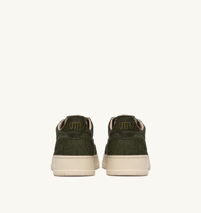 ZAPATILLAS BAJAS MEDALIST EN EFECTO PELO DE PONI VERDE MILITAR ZAPATILLAS BAJAS MEDALIST EN EFECTO PELO DE PONI VERDE MILITAR