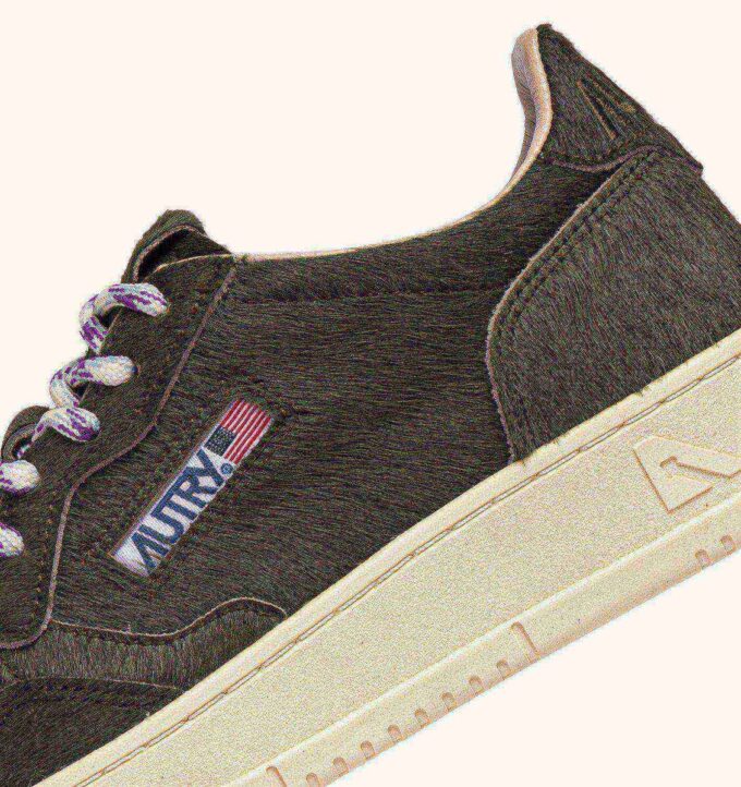 ZAPATILLAS BAJAS MEDALIST EN EFECTO PELO DE PONI VERDE MILITAR ZAPATILLAS BAJAS MEDALIST EN EFECTO PELO DE PONI VERDE MILITAR