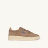 ZAPATILLAS BAJAS MEDALIST EN EFECTO PELO DE PONY BEIGE