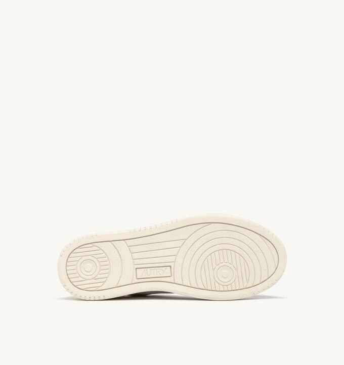 CESTAS MEDALISTA BAJAS EN NAPPA BLANCA SUPER SUAVE CESTAS MEDALISTA BAJAS EN NAPPA BLANCA SUPER SUAVE