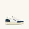ZAPATILLAS BAJAS MEDALIST EN PIEL ANTE BLANCA Y CAPRI ZAPATILLAS BAJAS MEDALIST EN PIEL ANTE BLANCA Y CAPRI
