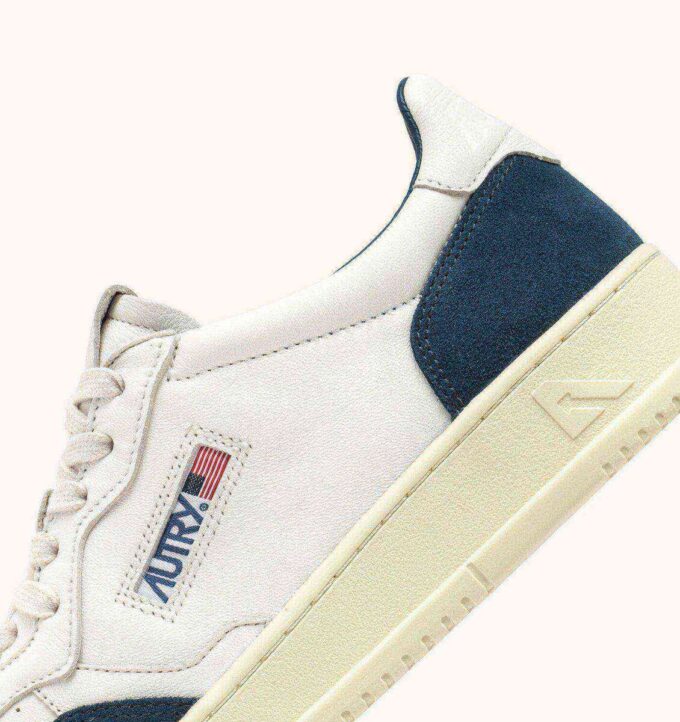 ZAPATILLAS BAJAS MEDALIST EN PIEL ANTE BLANCA Y CAPRI ZAPATILLAS BAJAS MEDALIST EN PIEL ANTE BLANCA Y CAPRI