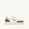 ZAPATILLAS BAJAS MEDALIST EN PIEL BLANCA Y ANTE MILITAR ZAPATILLAS BAJAS MEDALIST EN PIEL BLANCA Y ANTE MILITAR
