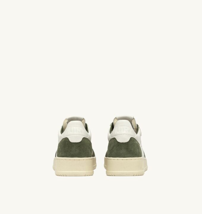 ZAPATILLAS BAJAS MEDALIST EN PIEL BLANCA Y ANTE MILITAR ZAPATILLAS BAJAS MEDALIST EN PIEL BLANCA Y ANTE MILITAR