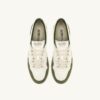 ZAPATILLAS BAJAS MEDALIST EN PIEL BLANCA Y ANTE MILITAR ZAPATILLAS BAJAS MEDALIST EN PIEL BLANCA Y ANTE MILITAR