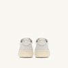 ZAPATILLAS BAJAS MEDALIST EN PIEL BLANCA Y BRILLO ZAPATILLAS BAJAS MEDALIST EN PIEL BLANCA Y BRILLO