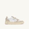 ZAPATILLAS BAJAS MEDALIST EN PIEL BLANCA Y ESPUMA TIDAL ZAPATILLAS BAJAS MEDALIST EN PIEL BLANCA Y ESPUMA TIDAL