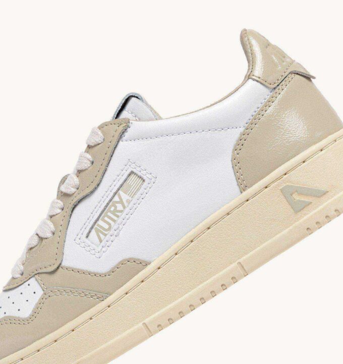 ZAPATILLAS BAJAS MEDALIST EN PIEL BLANCA Y ESPUMA TIDAL ZAPATILLAS BAJAS MEDALIST EN PIEL BLANCA Y ESPUMA TIDAL