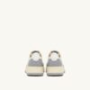 ZAPATILLAS BAJAS MEDALIST EN PIEL BLANCA Y VAPOR ZAPATILLAS BAJAS MEDALIST EN PIEL BLANCA Y VAPOR