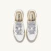 ZAPATILLAS BAJAS MEDALIST EN PIEL BLANCA Y VAPOR ZAPATILLAS BAJAS MEDALIST EN PIEL BLANCA Y VAPOR