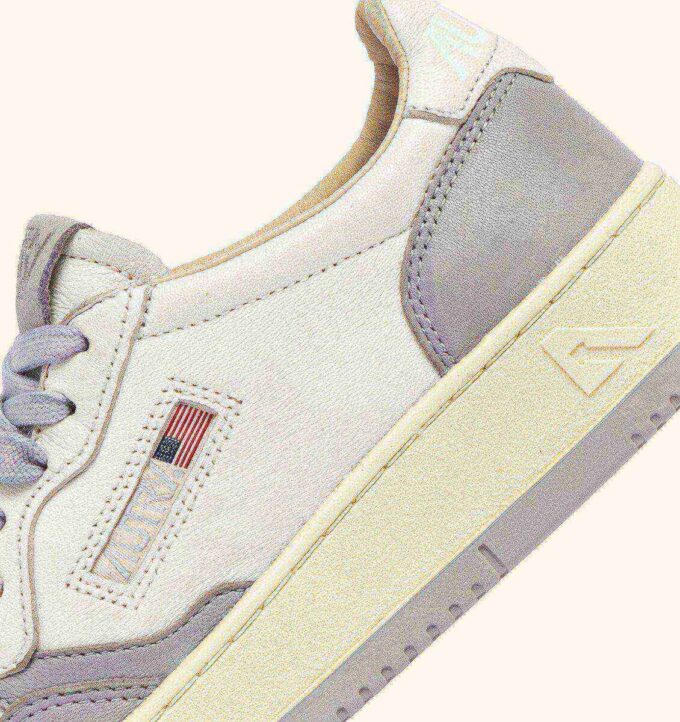 ZAPATILLAS BAJAS MEDALIST EN PIEL BLANCA Y VAPOR ZAPATILLAS BAJAS MEDALIST EN PIEL BLANCA Y VAPOR
