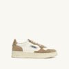 ZAPATILLAS BAJAS MEDALIST EN PIEL MARSHMALLOW Y BRILLO ARENA ZAPATILLAS BAJAS MEDALIST EN PIEL MARSHMALLOW Y BRILLO ARENA