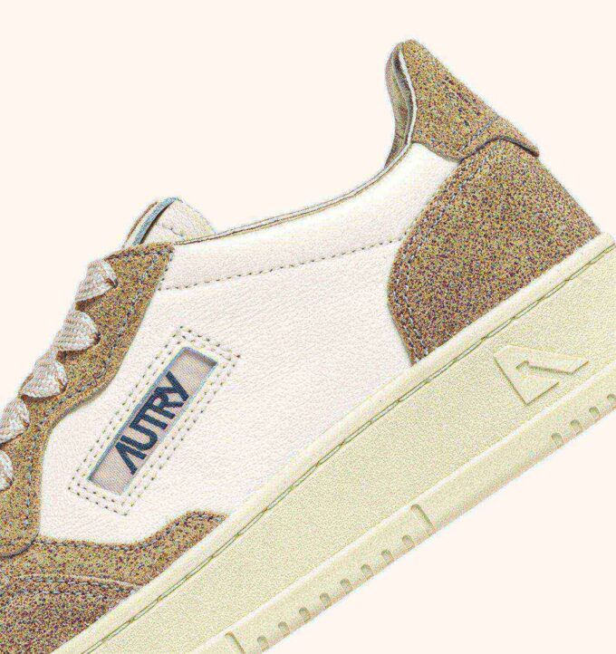 ZAPATILLAS BAJAS MEDALIST EN PIEL MARSHMALLOW Y BRILLO ARENA ZAPATILLAS BAJAS MEDALIST EN PIEL MARSHMALLOW Y BRILLO ARENA