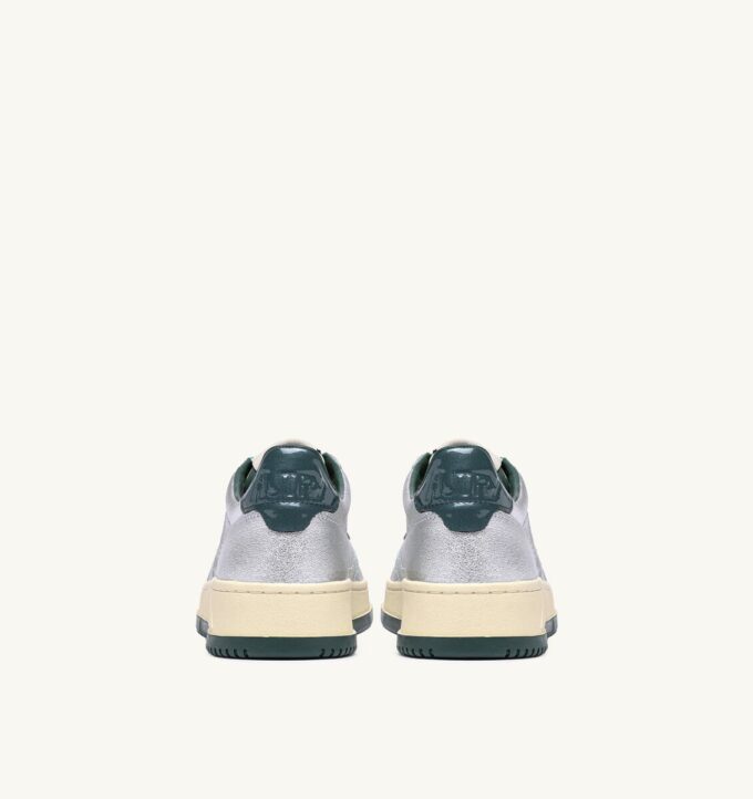 ZAPATILLAS BAJAS MEDALIST EN PIEL METALIZADA PLATA Y BOTELLA ZAPATILLAS BAJAS MEDALIST EN PIEL METALIZADA PLATA Y BOTELLA