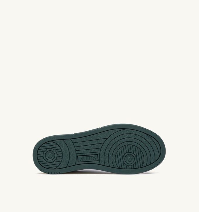 ZAPATILLAS BAJAS MEDALIST EN PIEL METALIZADA PLATA Y BOTELLA ZAPATILLAS BAJAS MEDALIST EN PIEL METALIZADA PLATA Y BOTELLA
