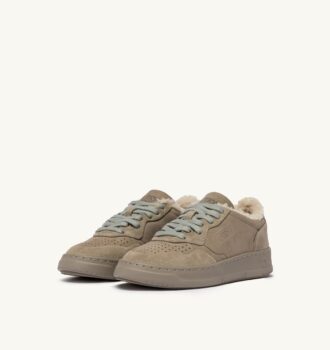 ZAPATILLAS BAJAS MEDALIST EN PIEL NOBUCK, ANTE Y BORREGO, COLOR NIEBLA LONDRES