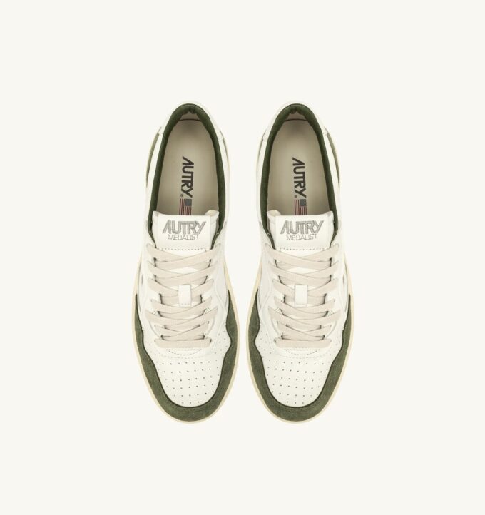 ZAPATILLAS BAJAS MEDALIST EN PIEL Y ANTE BLANCOS Y MILITARES ZAPATILLAS BAJAS MEDALIST EN PIEL Y ANTE BLANCOS Y MILITARES