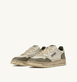 ZAPATILLAS BAJAS MEDALIST SUPER VINTAGE EN PIEL BLANCA Y PLATA Y ANTE LAGARTO