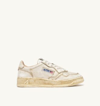 ZAPATILLAS BAJAS MEDALIST SUPER VINTAGE EN PIEL MARTILLADA BLANCA Y PLATINO ZAPATILLAS BAJAS MEDALIST SUPER VINTAGE EN PIEL MARTILLADA BLANCA Y PLATINO