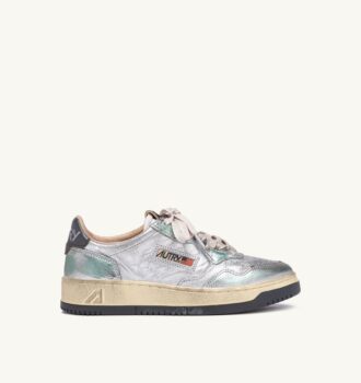 ZAPATILLAS BAJAS MEDALIST SUPER VINTAGE EN PIEL METALIZADA TONO PLATEADO