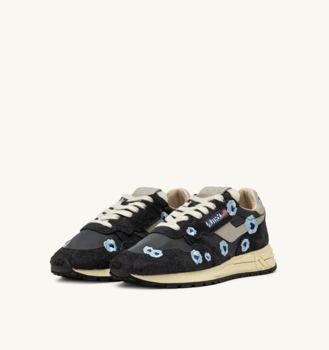 ZAPATILLAS BAJAS REELWIND CON BORDADO PHAN Y AZUL CELESTIAL ZAPATILLAS BAJAS REELWIND CON BORDADO PHAN Y AZUL CELESTIAL