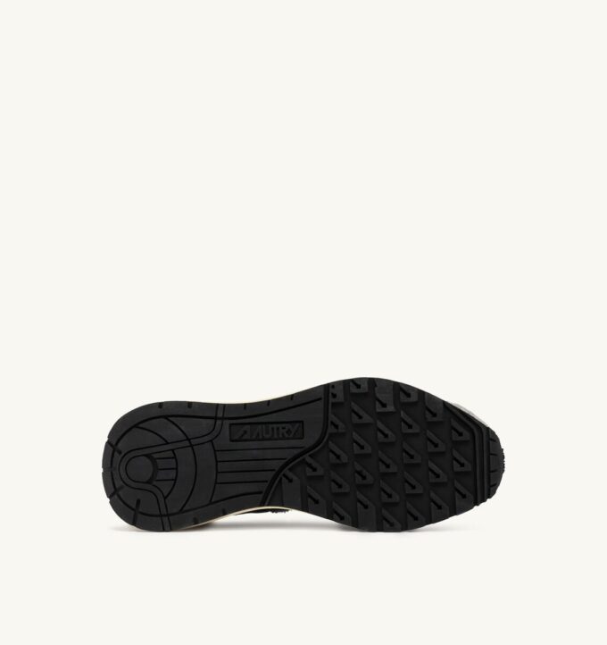 ZAPATILLAS BAJAS REELWIND DE ANTE NEGRO Y NYLON REFLECTANTE ZAPATILLAS BAJAS REELWIND DE ANTE NEGRO Y NYLON REFLECTANTE