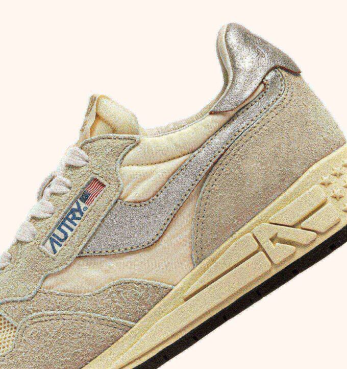 ZAPATILLAS BAJAS REELWIND DE NYLON, ANTE Y CUERO, COLOR CRUDO Y PLATINO ZAPATILLAS BAJAS REELWIND DE NYLON, ANTE Y CUERO, COLOR CRUDO Y PLATINO
