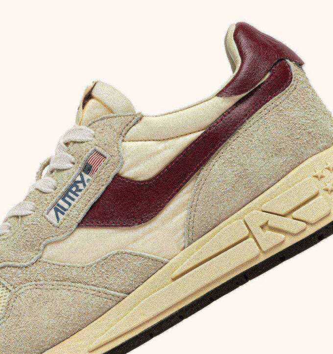 ZAPATILLAS BAJAS REELWIND DE NYLON, ANTE Y CUERO, COLOR CRUDO Y VINO RUBÍ ZAPATILLAS BAJAS REELWIND DE NYLON, ANTE Y CUERO, COLOR CRUDO Y VINO RUBÍ