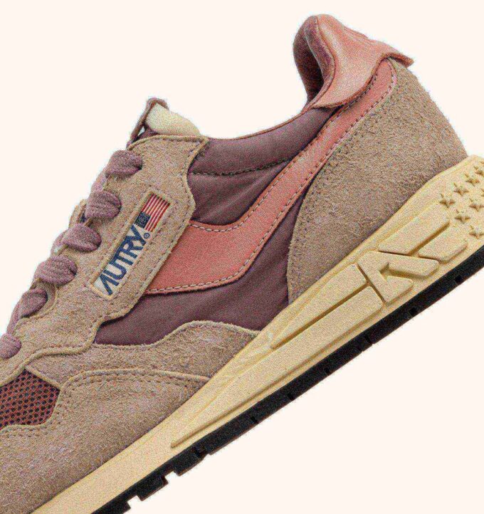 ZAPATILLAS BAJAS REELWIND DE NYLON, ANTE Y CUERO, COLOR ROSA Y ARENA DEL DESIERTO ZAPATILLAS BAJAS REELWIND DE NYLON, ANTE Y CUERO, COLOR ROSA Y ARENA DEL DESIERTO