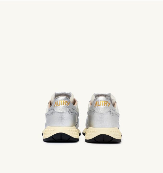 ZAPATILLAS BAJAS REELWIND DE NYLON BLANCO Y CUERO METALIZADO EN TONO PLATEADO ZAPATILLAS BAJAS REELWIND DE NYLON BLANCO Y CUERO METALIZADO EN TONO PLATEADO