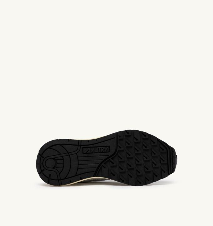 ZAPATILLAS BAJAS REELWIND DE NYLON BLANCO Y CUERO METALIZADO EN TONO PLATEADO ZAPATILLAS BAJAS REELWIND DE NYLON BLANCO Y CUERO METALIZADO EN TONO PLATEADO