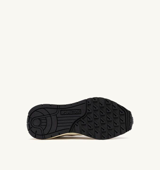 ZAPATILLAS BAJAS REELWIND DE NYLON BLANCO Y PIEL METALIZADA EN TONO DORADO ZAPATILLAS BAJAS REELWIND DE NYLON BLANCO Y PIEL METALIZADA EN TONO DORADO