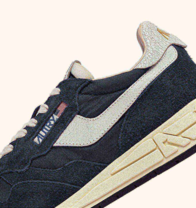 ZAPATILLAS BAJAS REELWIND DE NYLON Y ANTE AZUL ESPACIAL Y BLANCO ZAPATILLAS BAJAS REELWIND DE NYLON Y ANTE AZUL ESPACIAL Y BLANCO