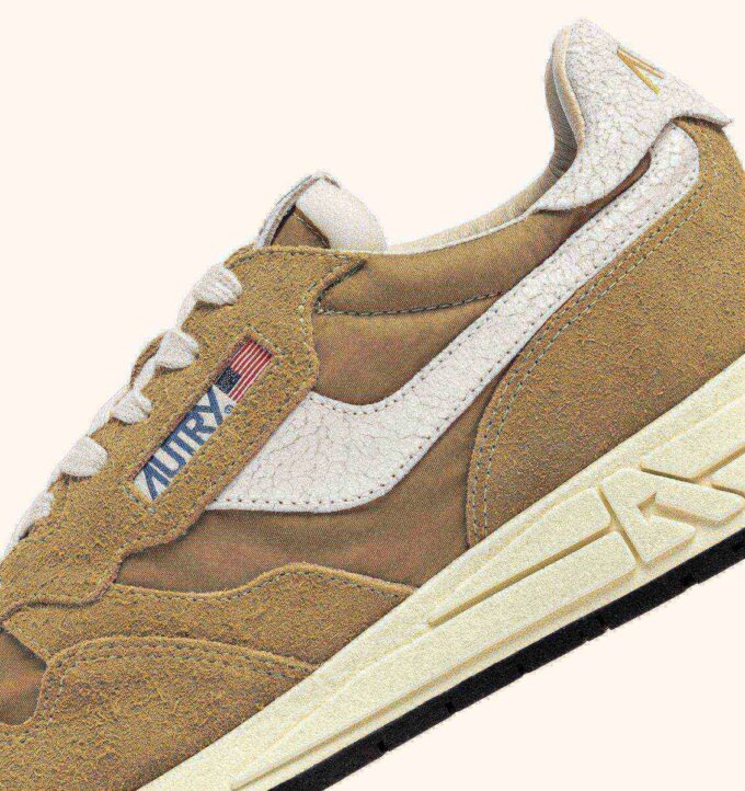 ZAPATILLAS BAJAS REELWIND DE NYLON Y ANTE MOSTAZA Y BLANCO ZAPATILLAS BAJAS REELWIND DE NYLON Y ANTE MOSTAZA Y BLANCO