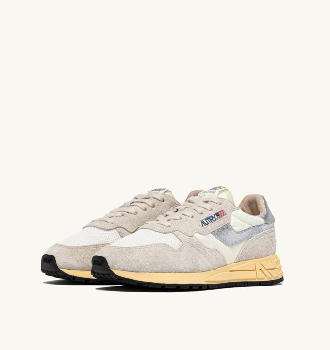 ZAPATILLAS BAJAS REELWIND EN ANTE Y NYLON BLANCOS Y PLATEADOS ZAPATILLAS BAJAS REELWIND EN ANTE Y NYLON BLANCOS Y PLATEADOS
