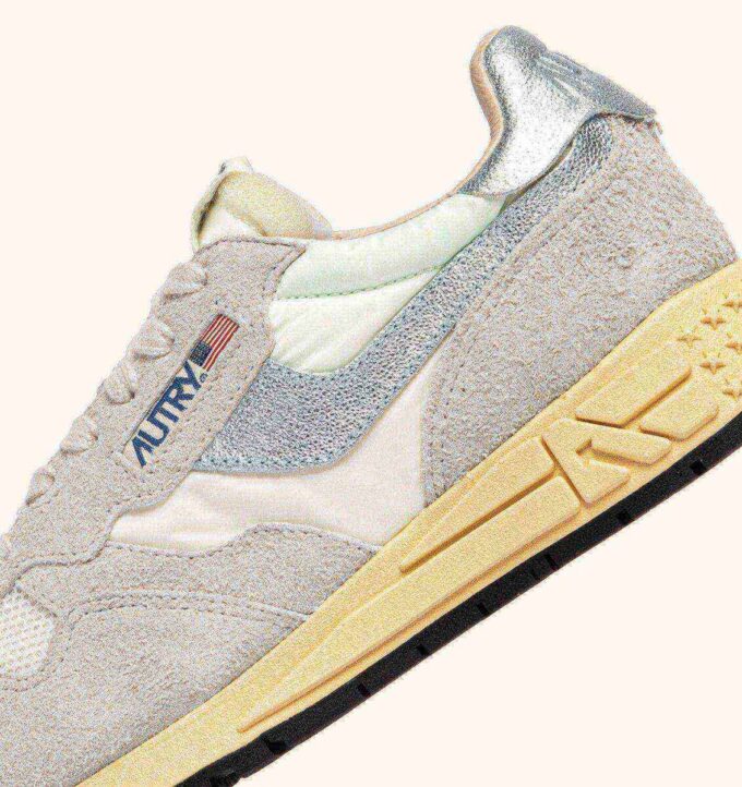 ZAPATILLAS BAJAS REELWIND EN ANTE Y NYLON BLANCOS Y PLATEADOS ZAPATILLAS BAJAS REELWIND EN ANTE Y NYLON BLANCOS Y PLATEADOS