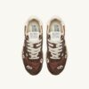 ZAPATILLAS BAJAS REELWIND EN ÉBANO Y BORDADO BLANCO ZAPATILLAS BAJAS REELWIND EN ÉBANO Y BORDADO BLANCO
