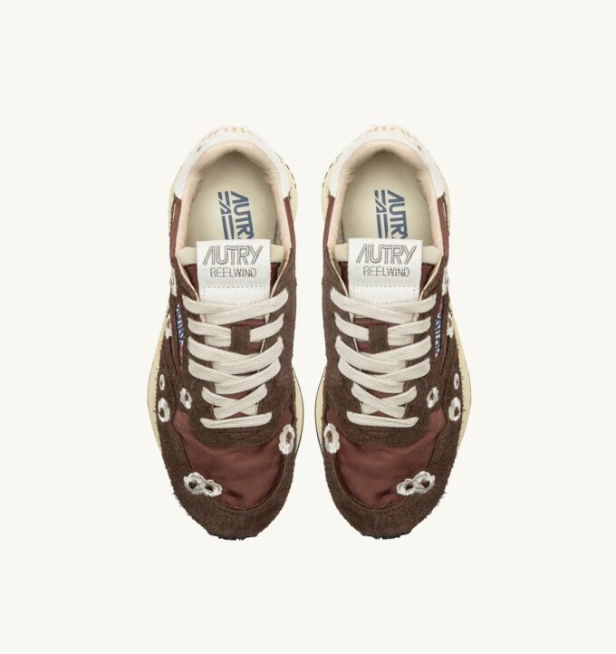 ZAPATILLAS BAJAS REELWIND EN ÉBANO Y BORDADO BLANCO ZAPATILLAS BAJAS REELWIND EN ÉBANO Y BORDADO BLANCO