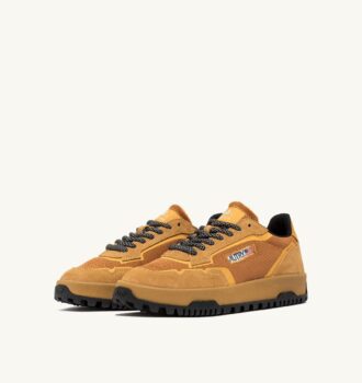 ZAPATILLAS BAJAS WILDPACE DE MALLA DE ESPINO AMARILLO Y ANTE