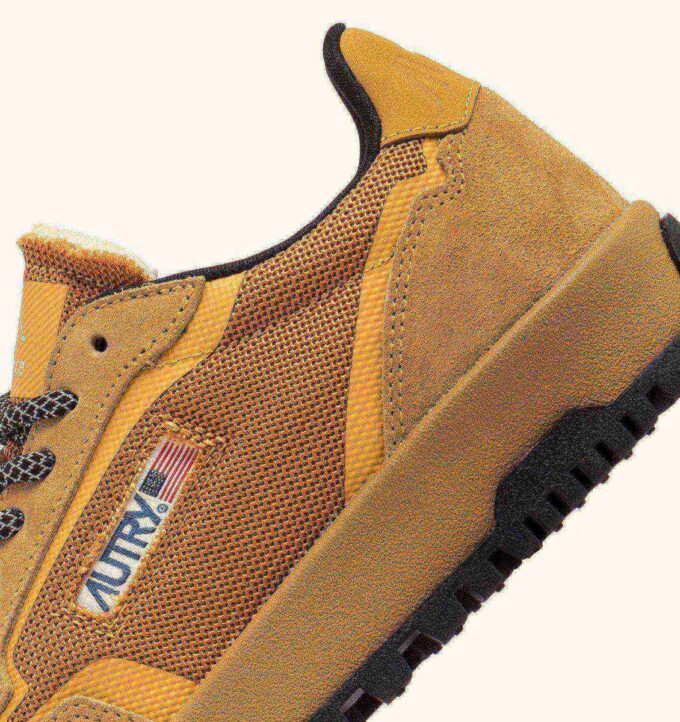 ZAPATILLAS BAJAS WILDPACE DE MALLA DE ESPINO AMARILLO Y ANTE ZAPATILLAS BAJAS WILDPACE DE MALLA DE ESPINO AMARILLO Y ANTE