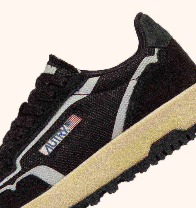 ZAPATILLAS BAJAS WILDPACE DE MALLA Y ANTE NEGROS ZAPATILLAS BAJAS WILDPACE DE MALLA Y ANTE NEGROS