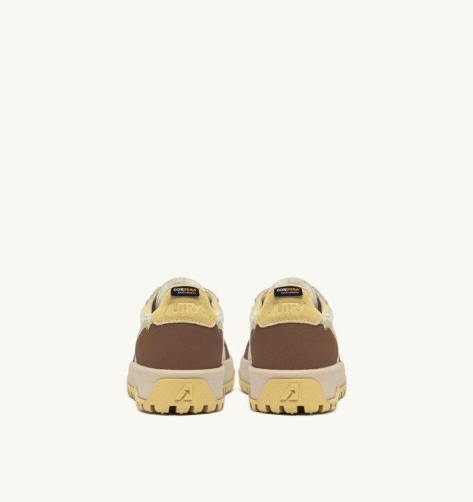 ZAPATILLAS BAJAS WILDPACE DE NYLON RIPSTOP Y CUERO COLOR NIEBLA Y ZORRO ZAPATILLAS BAJAS WILDPACE DE NYLON RIPSTOP Y CUERO COLOR NIEBLA Y ZORRO