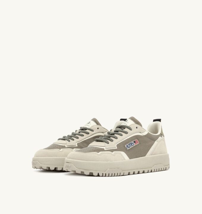 ZAPATILLAS BAJAS WILDPACE EN CORDURA Y ANTE COLOR OLMO Y BLANCO