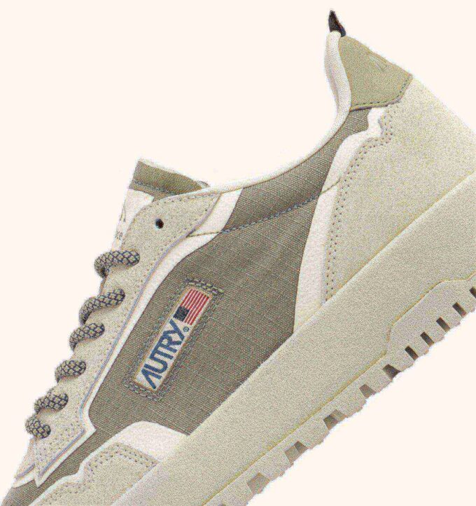 ZAPATILLAS BAJAS WILDPACE EN CORDURA Y ANTE COLOR OLMO Y BLANCO