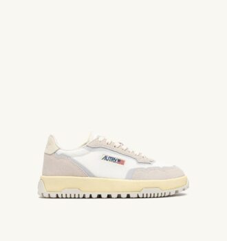 ZAPATILLAS BAJAS WILDPACE EN MALLA Y ANTE BLANCO Y MALVAVISCO