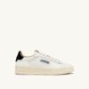 ZAPATILLAS DALLAS BAJAS DE PIEL BLANCA Y NEGRA ZAPATILLAS DALLAS BAJAS DE PIEL BLANCA Y NEGRA