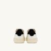 ZAPATILLAS DALLAS BAJAS DE PIEL BLANCA Y NEGRA ZAPATILLAS DALLAS BAJAS DE PIEL BLANCA Y NEGRA